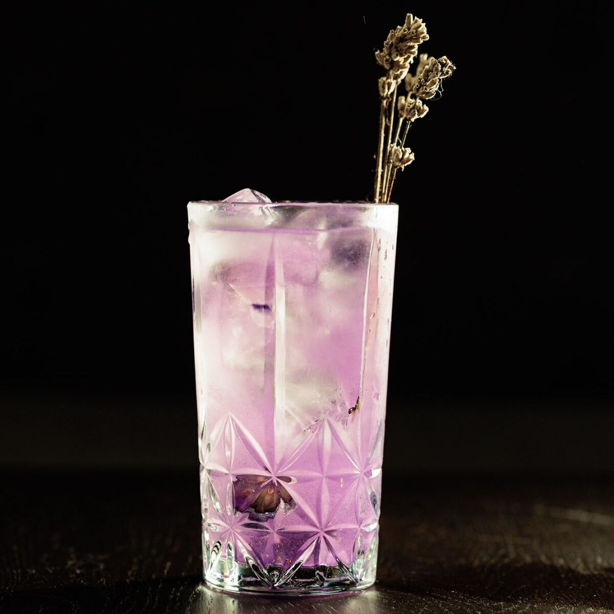 Recette de cocktail du Gin 4 - Le Défenseur-Central-Droit - A Devil in Disguise - Gin Belge Artisanal et Premium