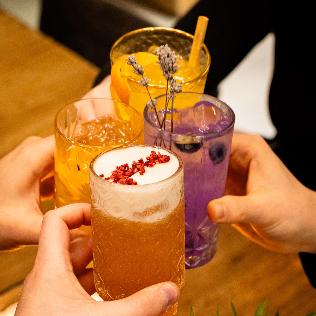 Recette de cocktail du Gin 4 - Le Défenseur-Central-Droit - A Devil in Disguise - Gin Belge Artisanal et Premium