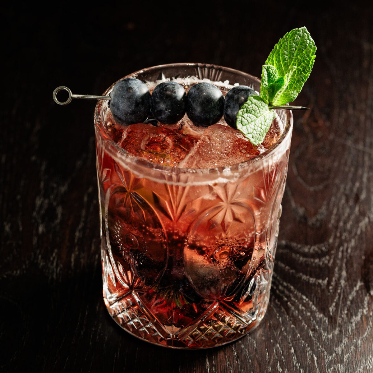 Recette de cocktail du Gin 5 - Le Défenseur-Central-Gauche - A Devil in Disguise - Gin Belge Artisanal et Premium
