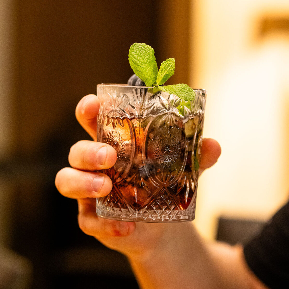 Recette de cocktail du Gin 5 - Le Défenseur-Central-Gauche - A Devil in Disguise - Gin Belge Artisanal et Premium
